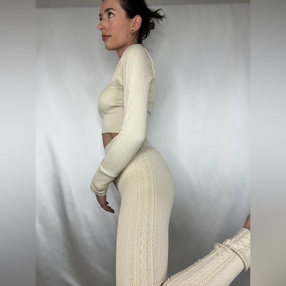 Aerie Matching Set - Picture 3 of 4